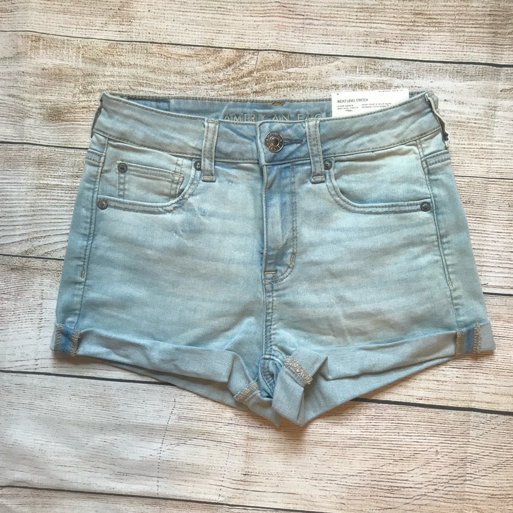 AE Super Hi Rise Shortie - Light wash denim